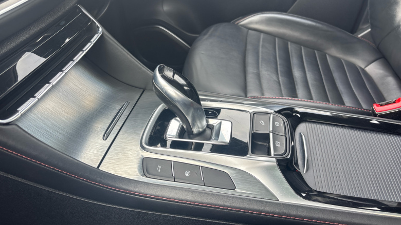 MG Hs 1.5 T-GDI Exclusive 5dr DCT Petrol Hatchback